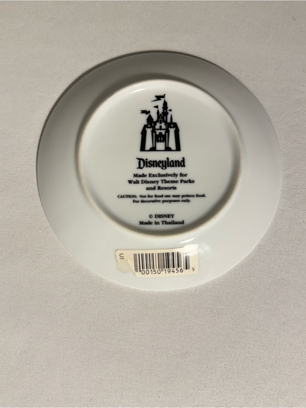 Vintage Disney Collectible Plate of the Disneyland Castle - Picture 2 of 4